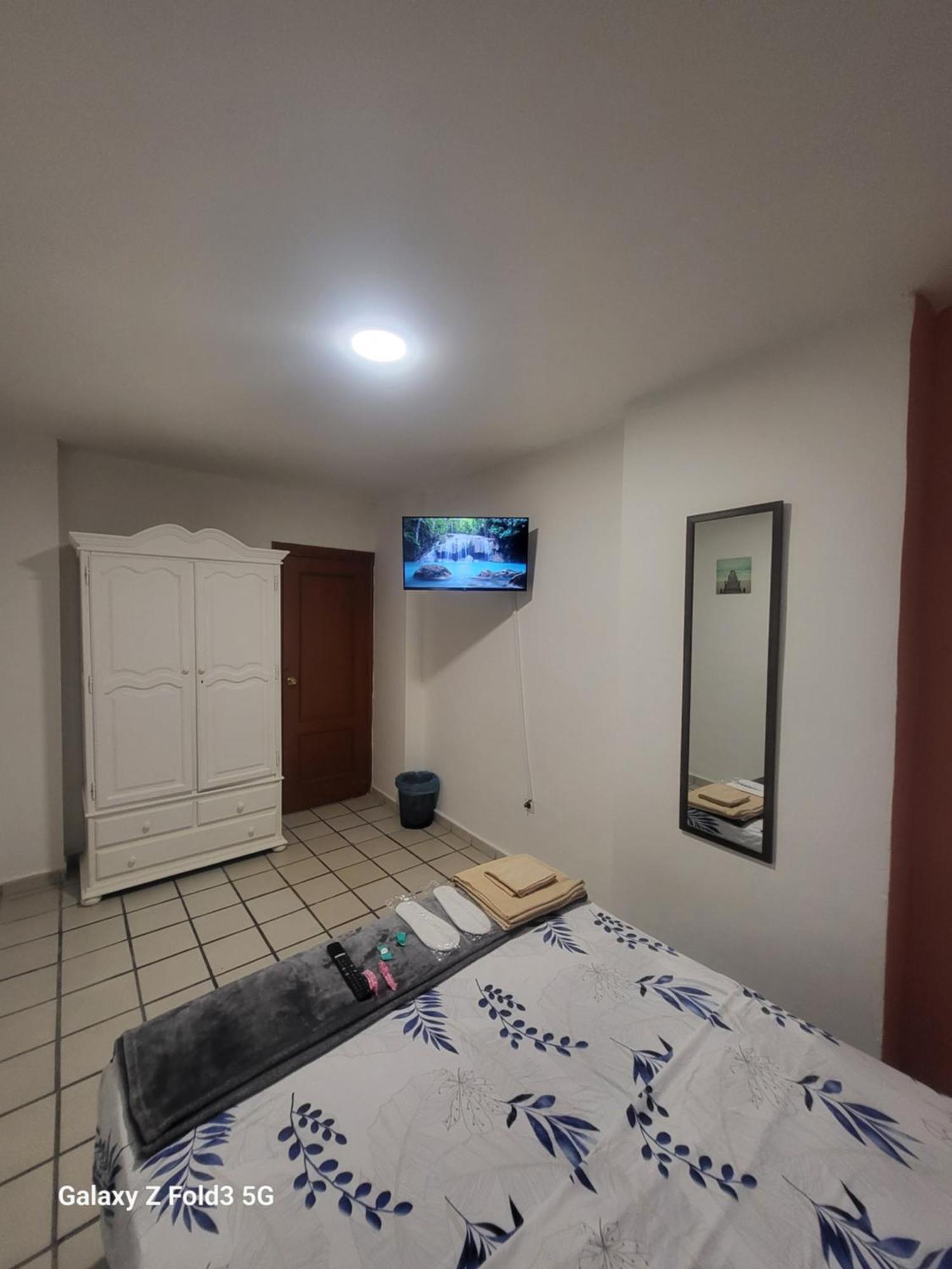 גרנדה Habitacion Muy Centrica. מראה חיצוני תמונה